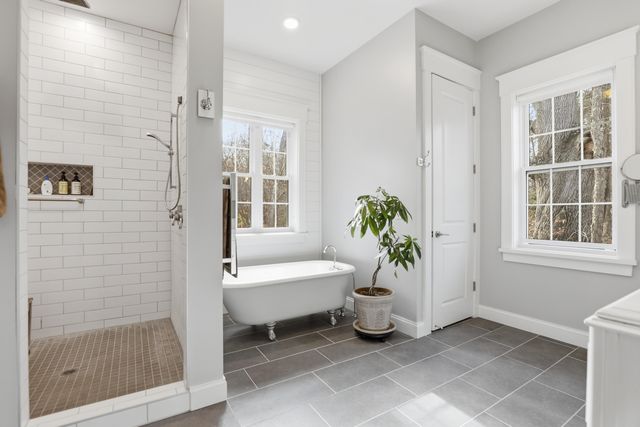 8035 Hidden Shores Drive, Fenton, MI 48430