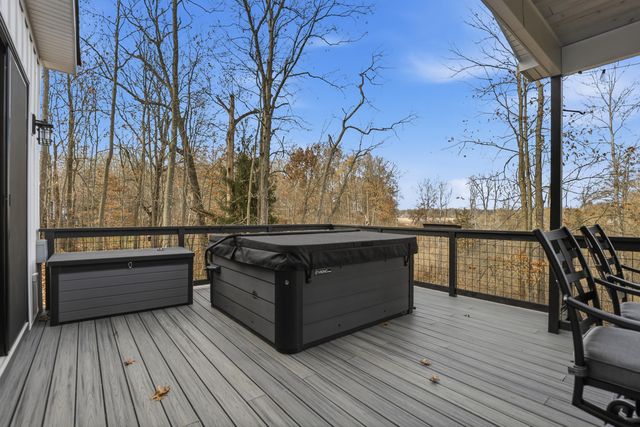 8035 Hidden Shores Drive, Fenton, MI 48430