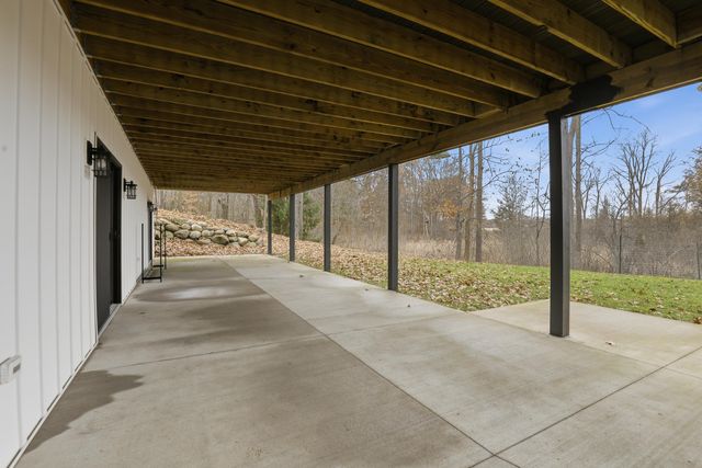 8035 Hidden Shores Drive, Fenton, MI 48430