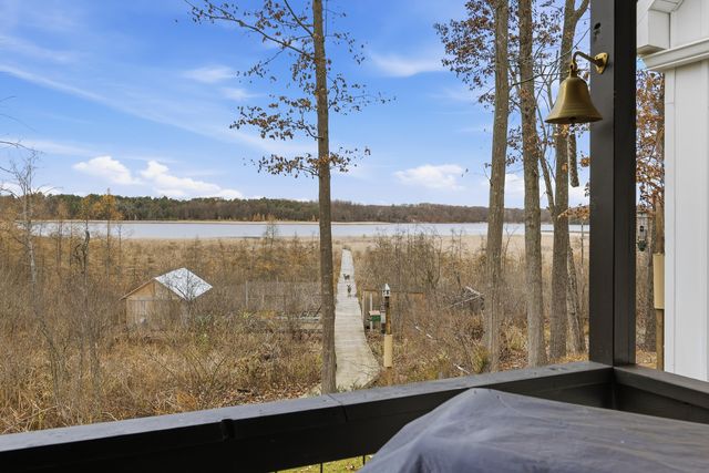 8035 Hidden Shores Drive, Fenton, MI 48430