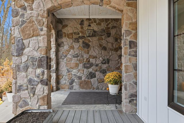 8035 Hidden Shores Drive, Fenton, MI 48430