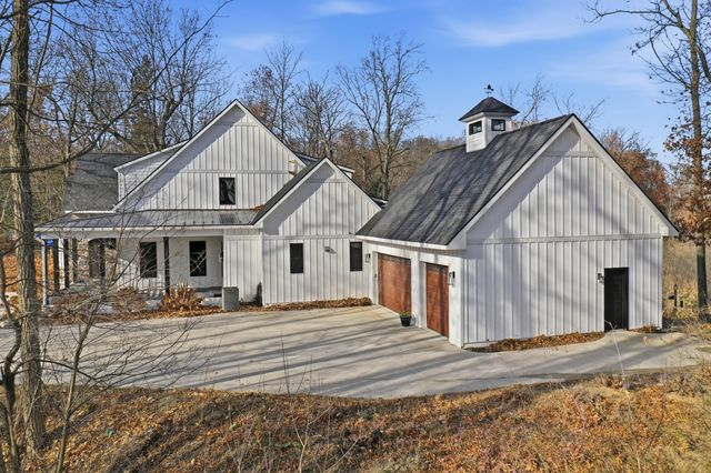 8035 Hidden Shores Drive, Fenton, MI 48430