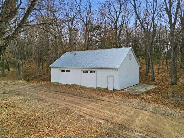 8035 Hidden Shores Drive, Fenton, MI 48430