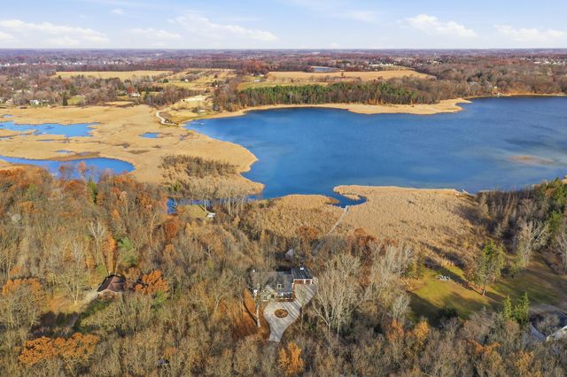 8035 Hidden Shores Drive, Fenton, MI 48430