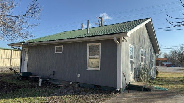 914 E Main St, Watertown, TN 37184