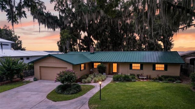13200 E HIGHWAY 25, Ocklawaha, FL 32179