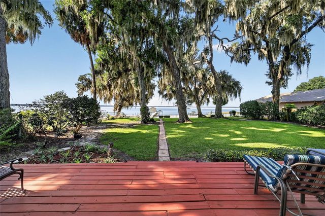 13200 E HIGHWAY 25, Ocklawaha, FL 32179