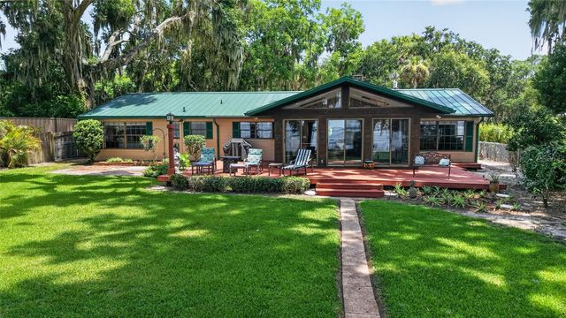 13200 E HIGHWAY 25, Ocklawaha, FL 32179