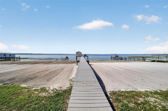 13200 E HIGHWAY 25, Ocklawaha, FL 32179