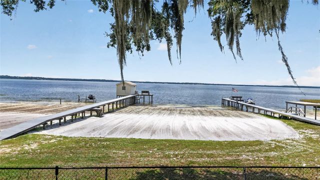 13200 E HIGHWAY 25, Ocklawaha, FL 32179