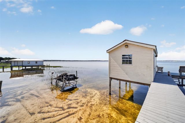 13200 E HIGHWAY 25, Ocklawaha, FL 32179