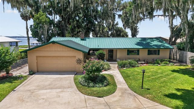 13200 E HIGHWAY 25, Ocklawaha, FL 32179