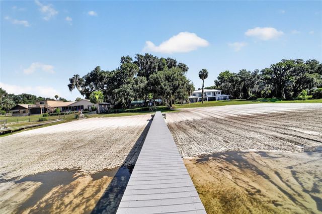 13200 E HIGHWAY 25, Ocklawaha, FL 32179