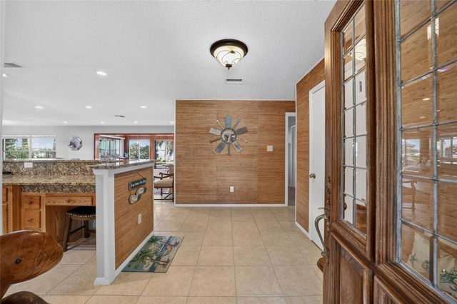 13200 E HIGHWAY 25, Ocklawaha, FL 32179