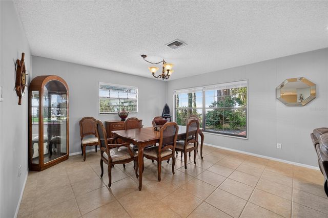 13200 E HIGHWAY 25, Ocklawaha, FL 32179
