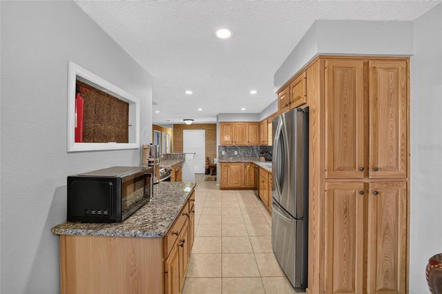 13200 E HIGHWAY 25, Ocklawaha, FL 32179