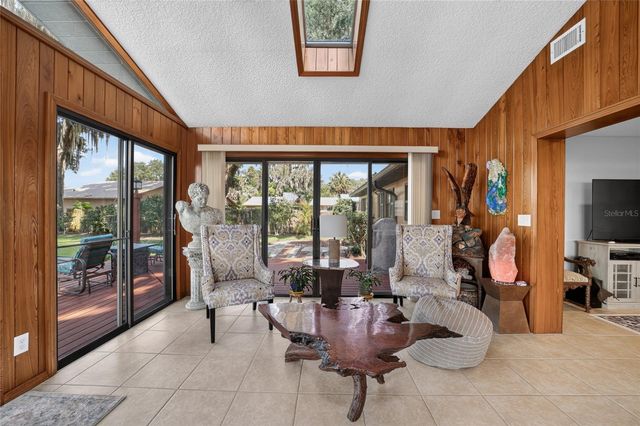 13200 E HIGHWAY 25, Ocklawaha, FL 32179