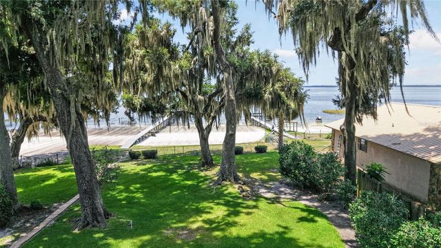 13200 E HIGHWAY 25, Ocklawaha, FL 32179