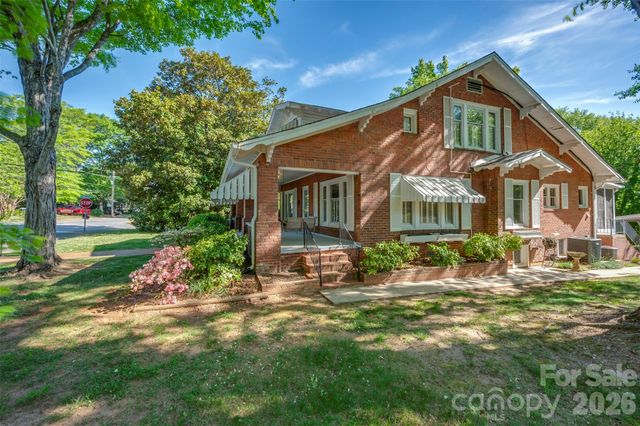 151 S Magnolia Street, Forest City, NC 28043