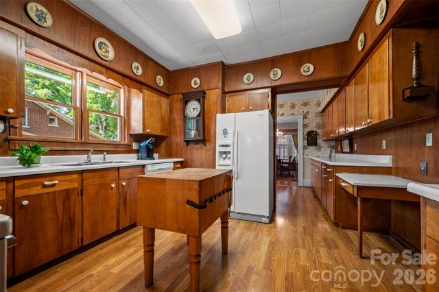 151 S Magnolia Street, Forest City, NC 28043