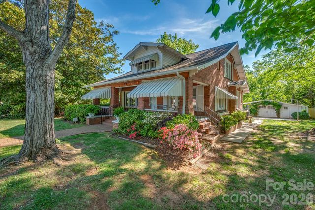 151 S Magnolia Street, Forest City, NC 28043