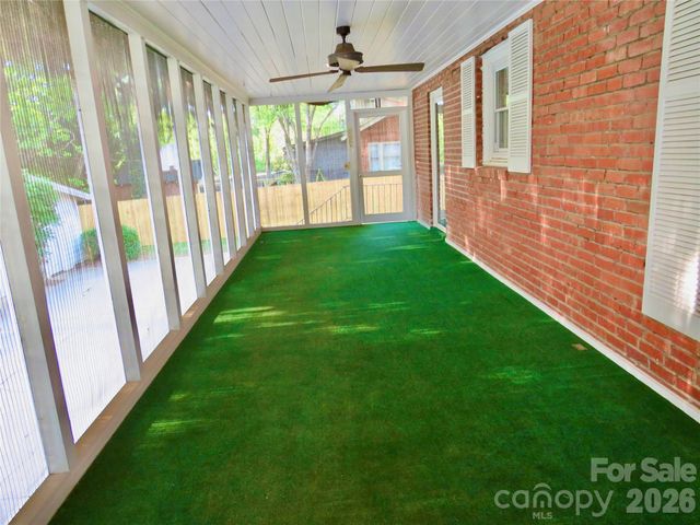 151 S Magnolia Street, Forest City, NC 28043