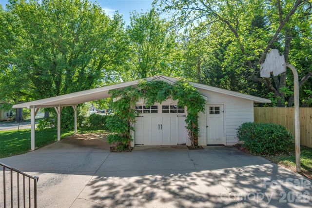 151 S Magnolia Street, Forest City, NC 28043