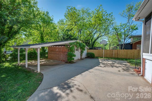 151 S Magnolia Street, Forest City, NC 28043