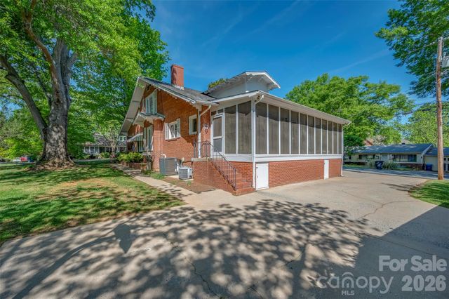 151 S Magnolia Street, Forest City, NC 28043