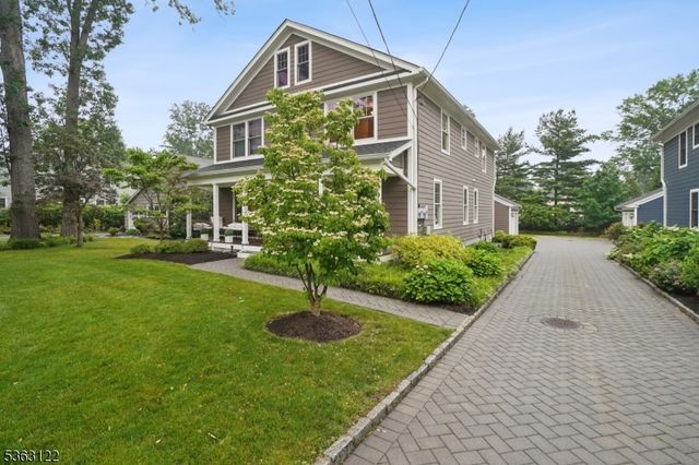 49 Summit Ave, Chatham Boro, NJ 07928