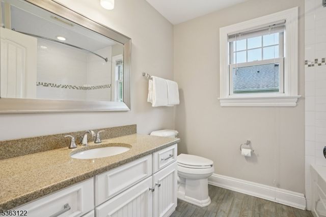 49 Summit Ave, Chatham Boro, NJ 07928