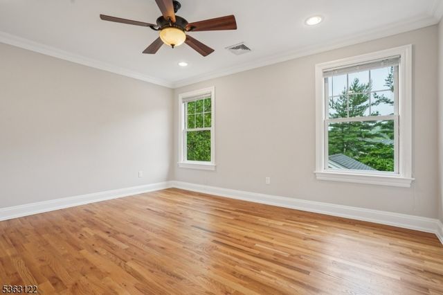 49 Summit Ave, Chatham Boro, NJ 07928