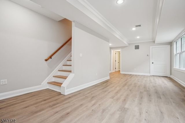 49 Summit Ave, Chatham Boro, NJ 07928