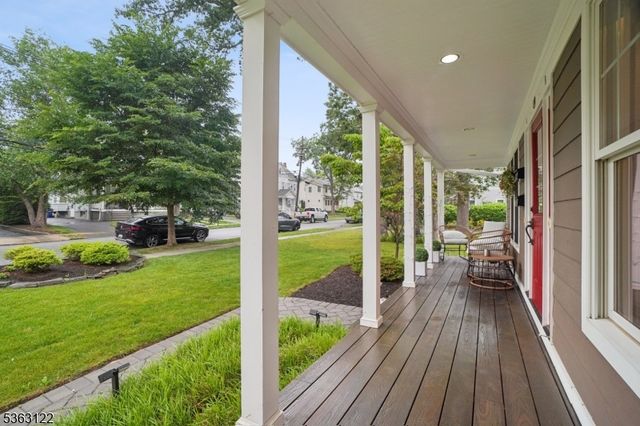 49 Summit Ave, Chatham Boro, NJ 07928