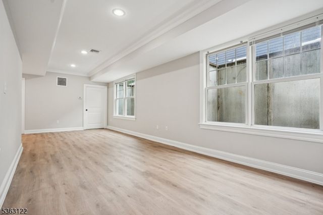 49 Summit Ave, Chatham Boro, NJ 07928