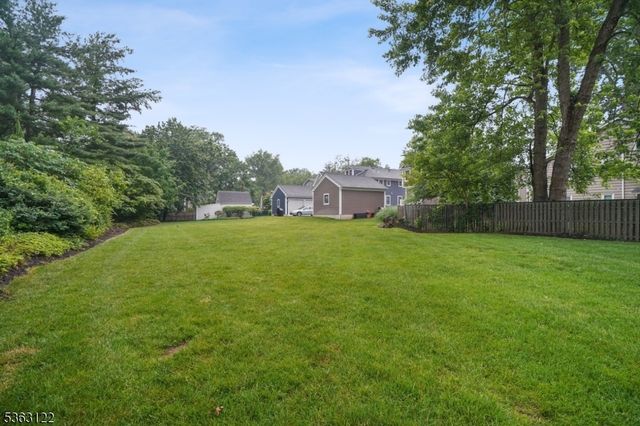 49 Summit Ave, Chatham Boro, NJ 07928