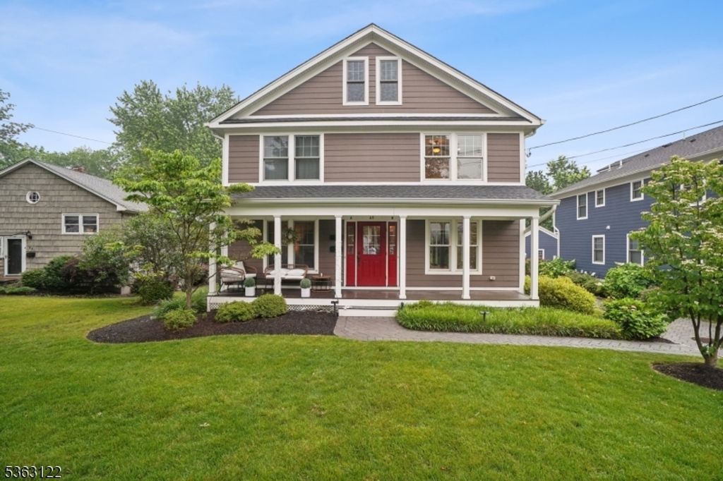 49 Summit Ave, Chatham Boro, NJ 07928