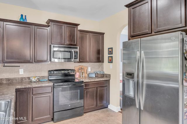 212 Peggys Trace, Sneads Ferry, NC 28460