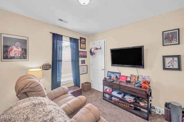 212 Peggys Trace, Sneads Ferry, NC 28460