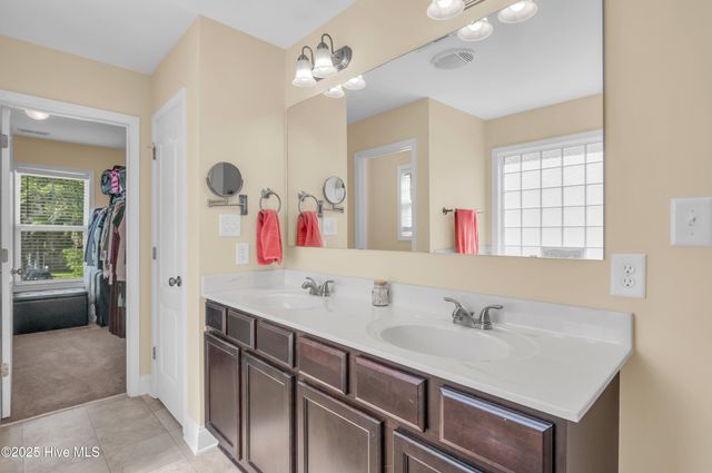212 Peggys Trace, Sneads Ferry, NC 28460