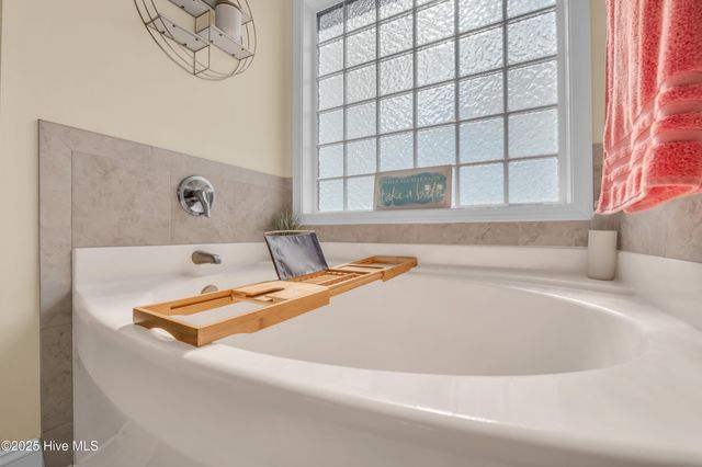 212 Peggys Trace, Sneads Ferry, NC 28460