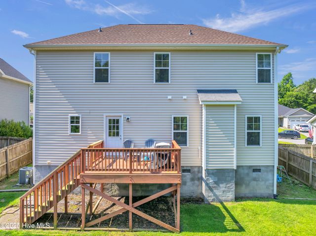 212 Peggys Trace, Sneads Ferry, NC 28460