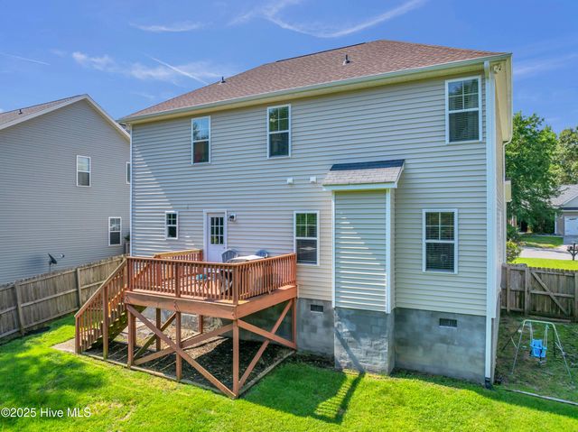 212 Peggys Trace, Sneads Ferry, NC 28460