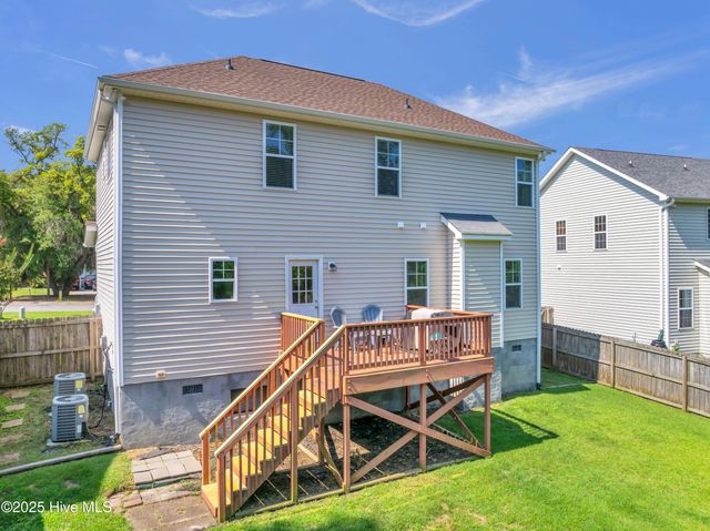 212 Peggys Trace, Sneads Ferry, NC 28460