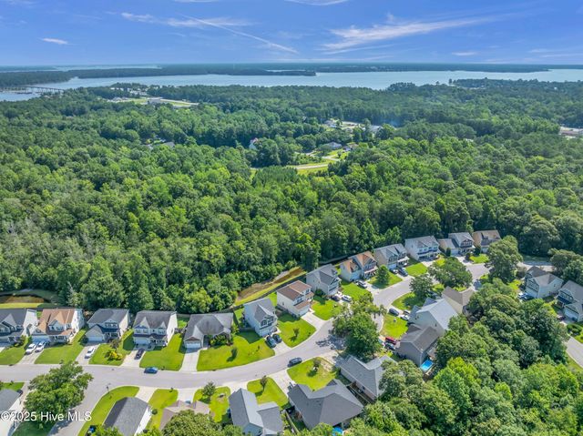 212 Peggys Trace, Sneads Ferry, NC 28460
