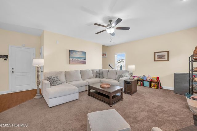 212 Peggys Trace, Sneads Ferry, NC 28460