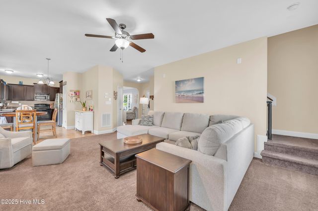 212 Peggys Trace, Sneads Ferry, NC 28460
