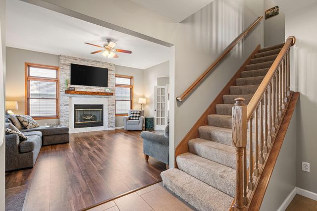 412 Chessington Drive, Crown Point, IN 46307