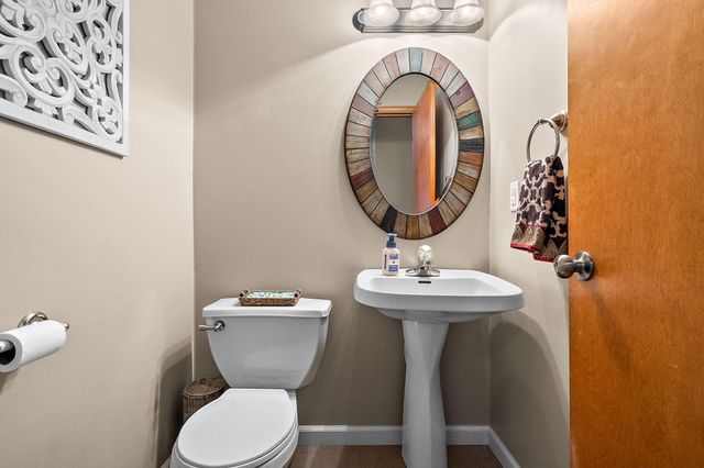 412 Chessington Drive, Crown Point, IN 46307