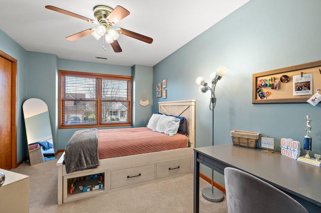 412 Chessington Drive, Crown Point, IN 46307